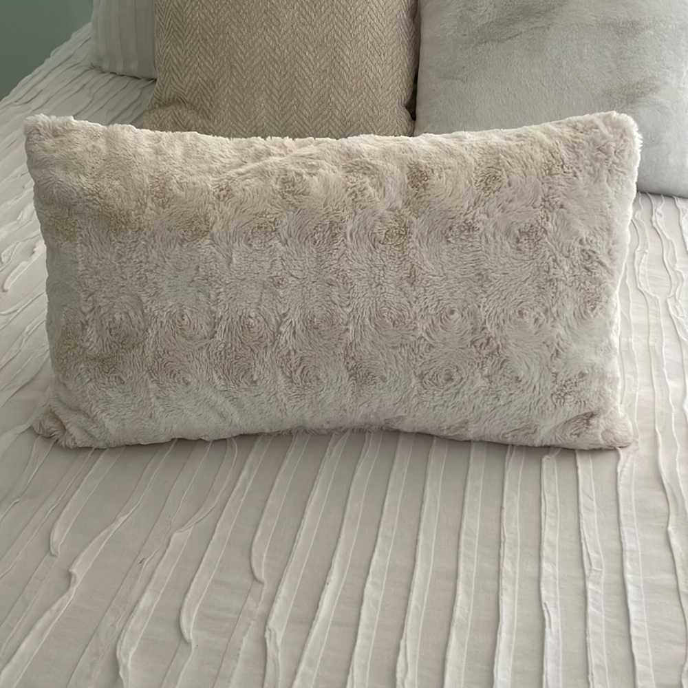 Small lumbar pillow